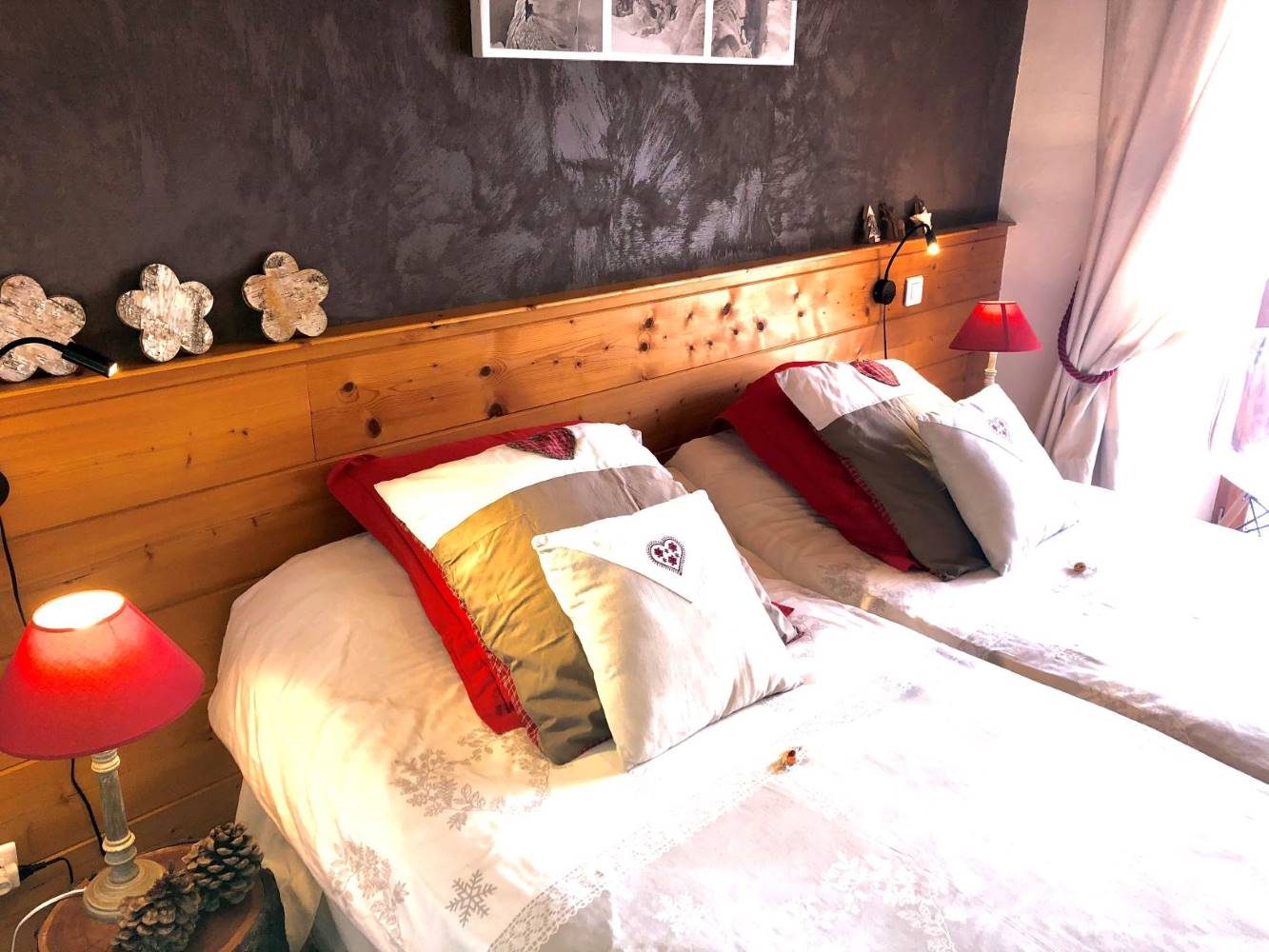 Chambre Eugénie Goldstern, lits et coussins