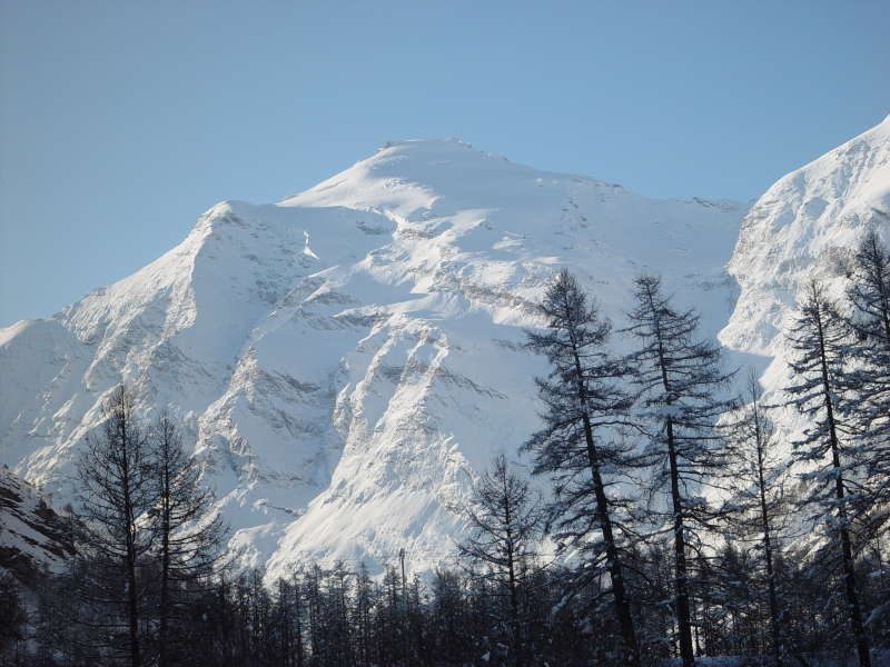 La pointe de Charbonnel enneigée